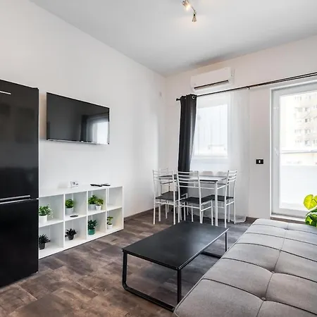 Stylish Monochrome Calea Victoriei * Bucarest