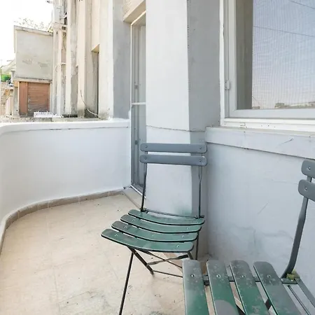 Stylish Monochrome Calea Victoriei * Bucarest