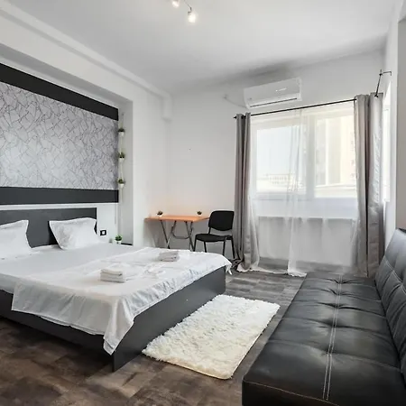 Stylish Monochrome Calea Victoriei Bucarest