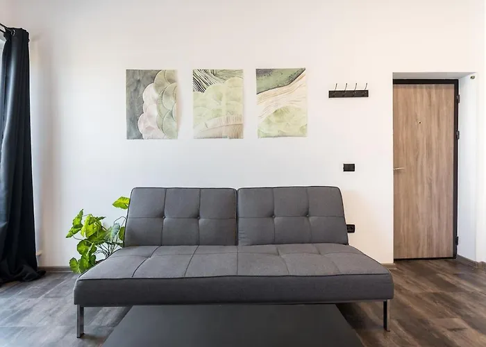 Apartment Stylish Monochrome Calea Victoriei Bucharest