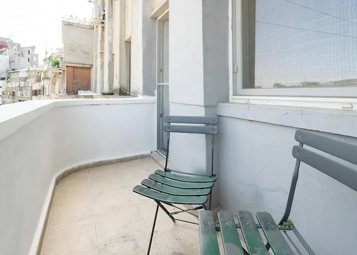 Stylish Monochrome Calea Victoriei * Bukarest