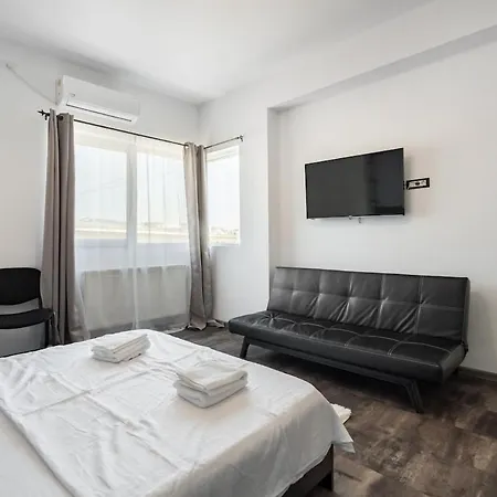 Stylish Monochrome Calea Victoriei Appartement *