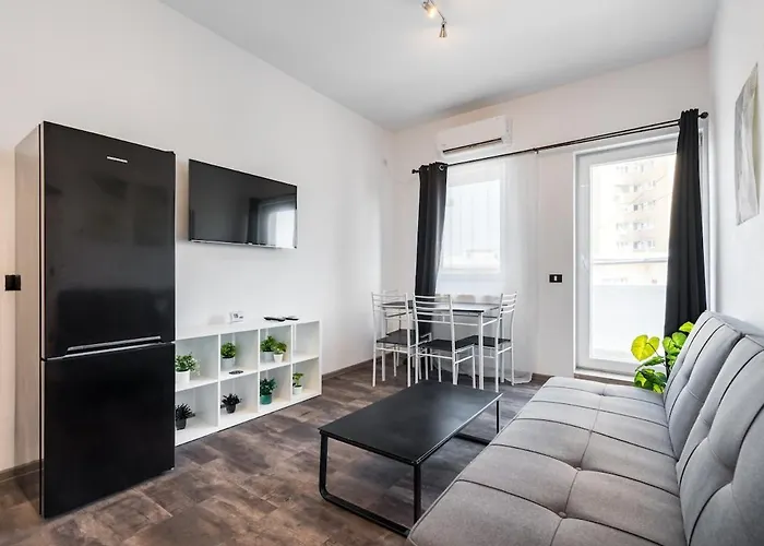 Stylish Monochrome Calea Victoriei * Boekarest